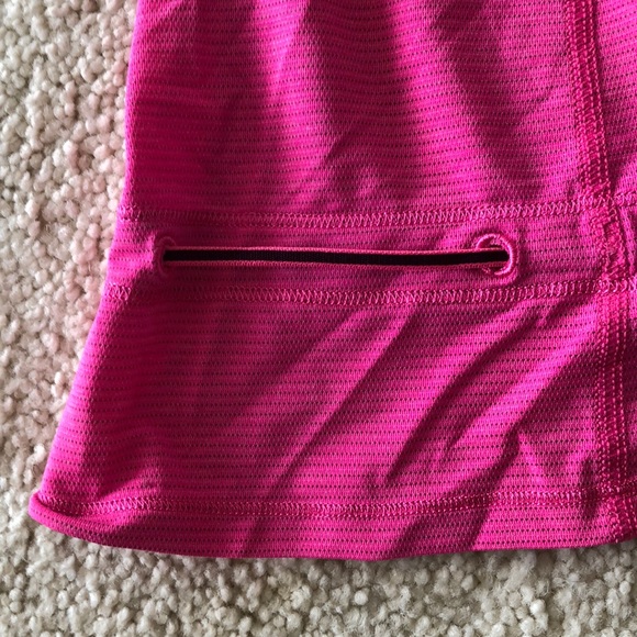 Lululemon Hustle & Bustle Yoga/Run Raspberry top Size 6 - Picture 6 of 16